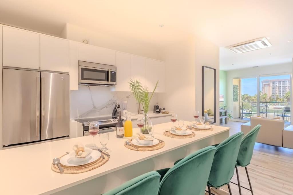 Luxury Ocean Views Condo In Palm Beach Exterior foto